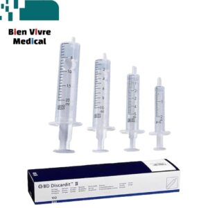 Boîte de 100 seringues médicales 2 pièces BD Discardit II avec quatre modèles de tailles variées pour injection et prélèvement